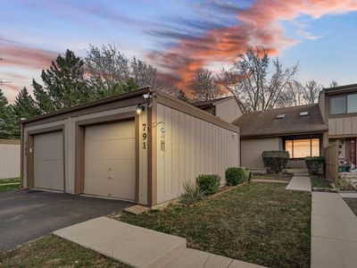 791 Overland Ct, Roselle, IL, 60172