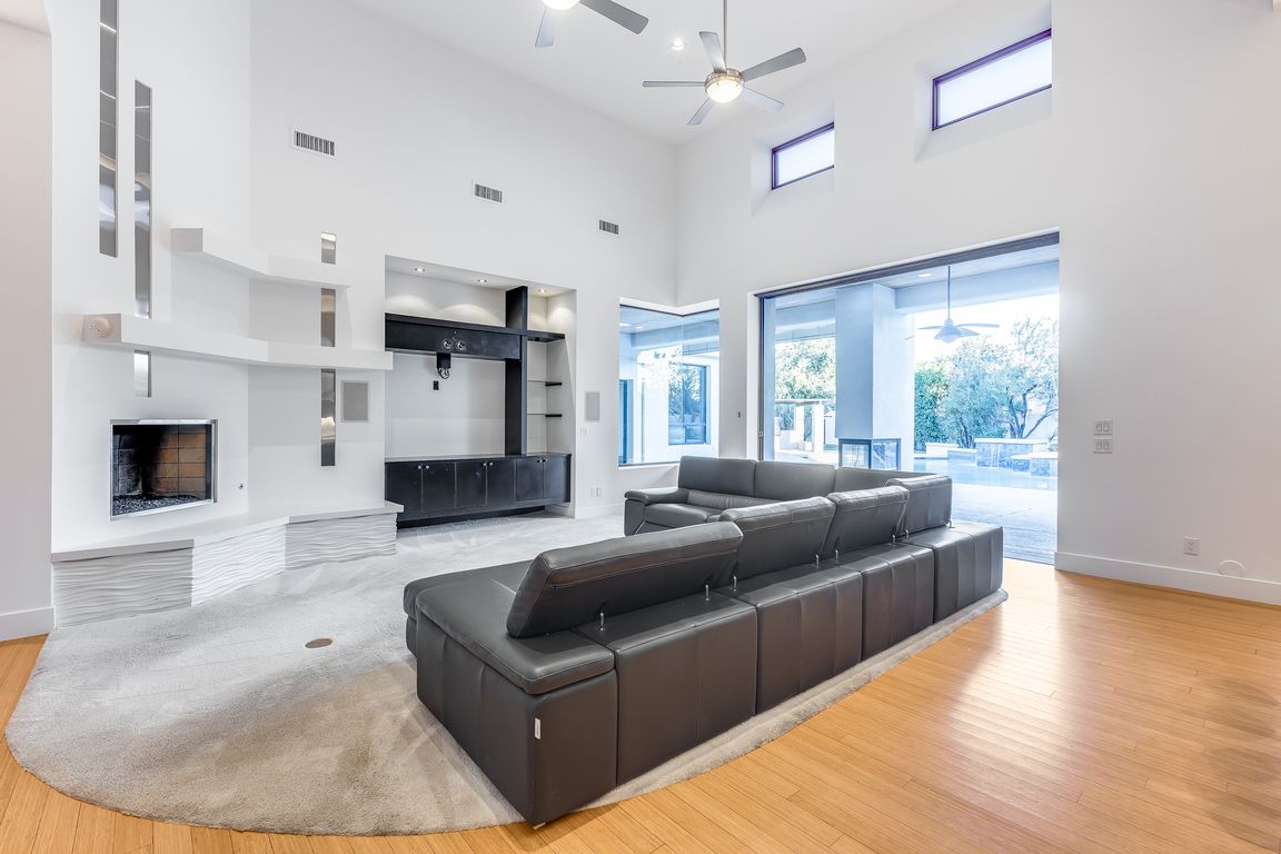 next background image