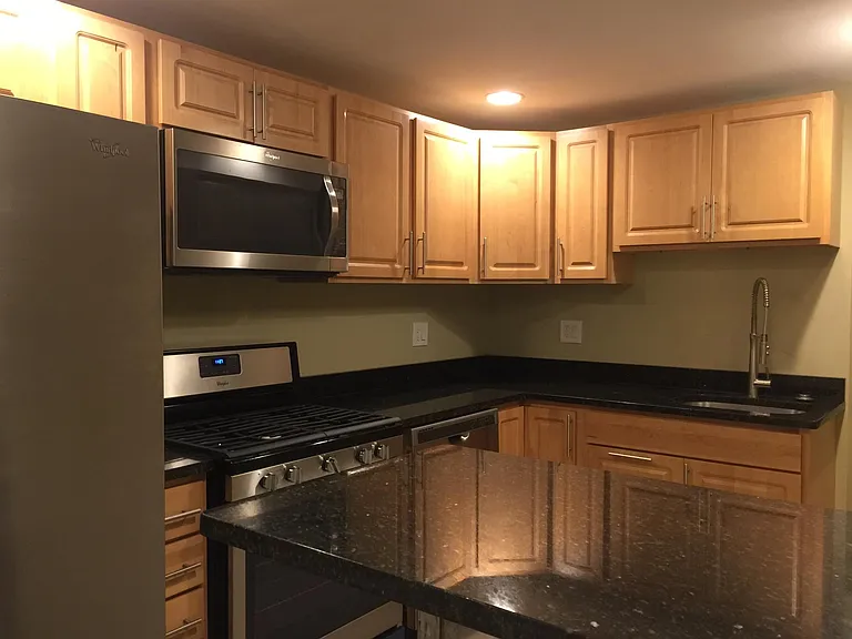 2150 N Kenneth Ave — Photo 34
