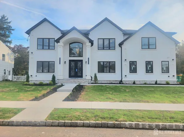54 Nevsky St, Edison, NJ 08820