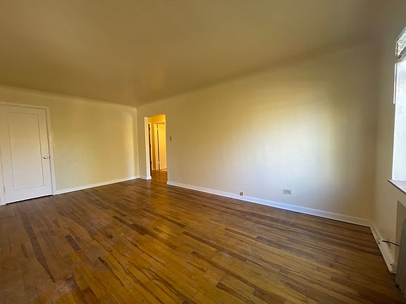 5th image of 940 E 8th Ave #12