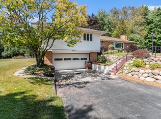 6352 Lodi Ln, Saline, MI 48176