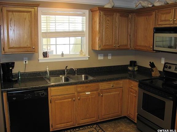 4th image of 64 Summerhill Dr