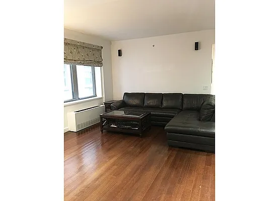 Rented by Warburg | media 23