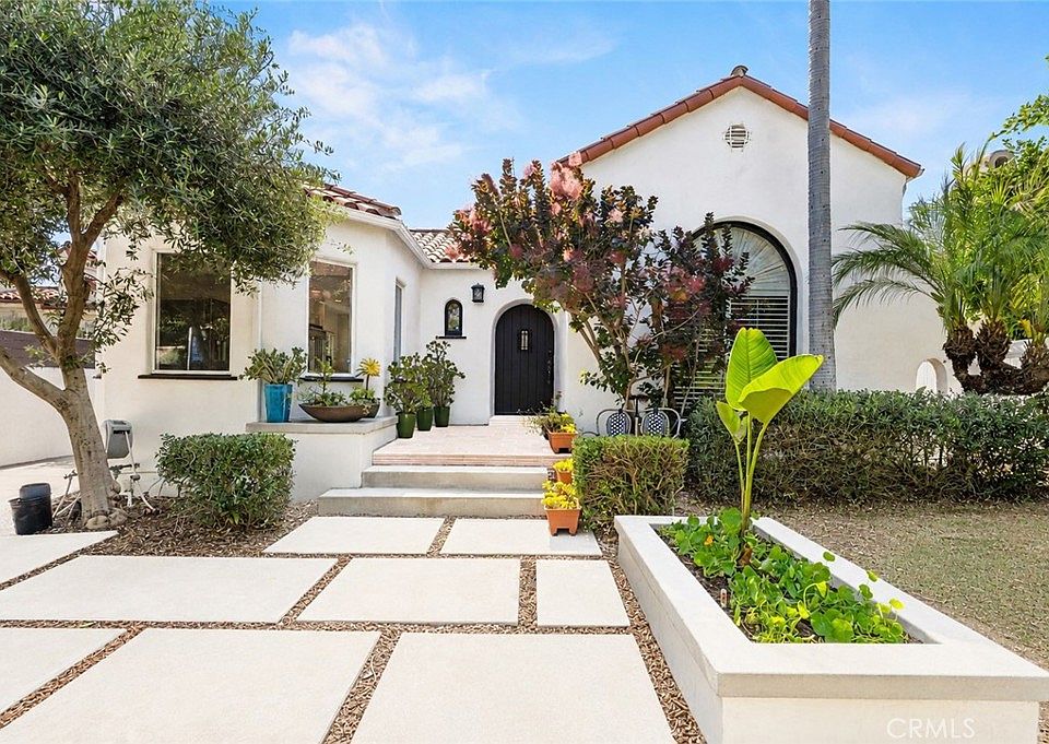 1st image of 129 N Crescent Heights Blvd