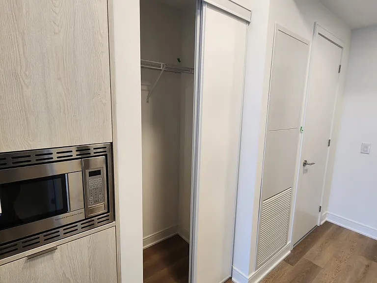 86 Dundas St E #407 — Photo 14