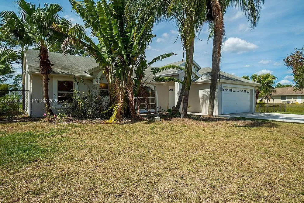 4 bed, 2.0 bath, 1498 sqft, $5,900 — Photo 2