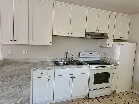 3rd image of 7131 Eigleberry St