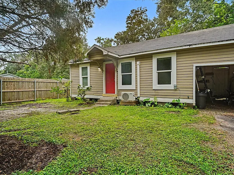 422 Waco Ave N — Photo 9