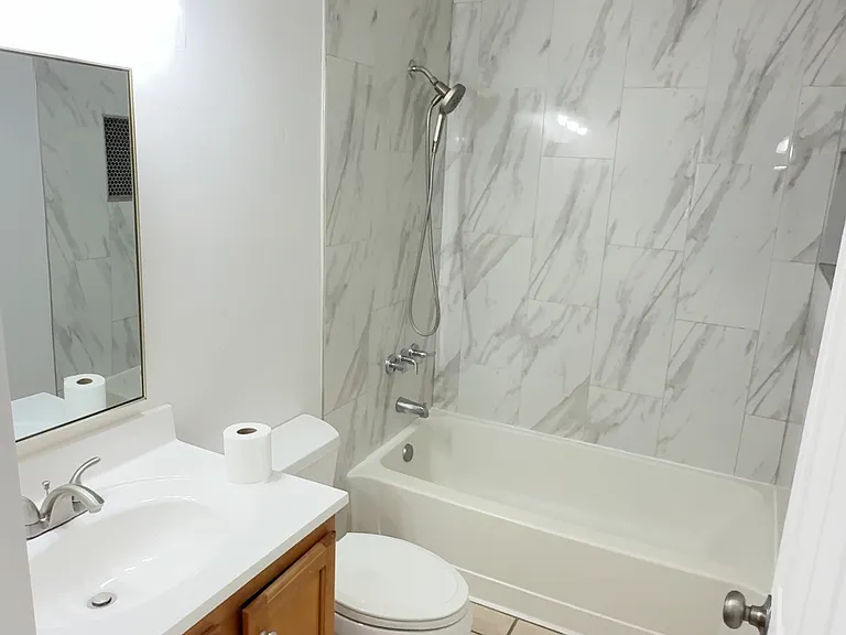 229 W Lester St #229 — Photo 6