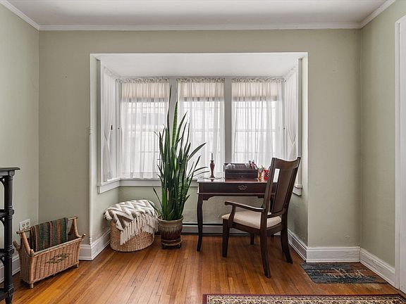 3rd image of 2517 Erskine Blvd
