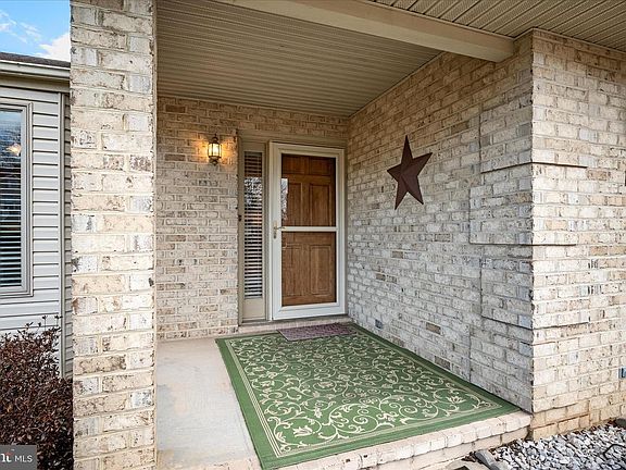 3rd image of 126 Fairground Rd