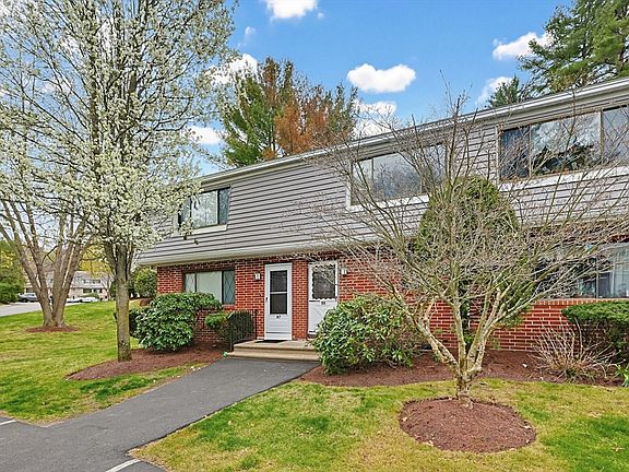 3rd image of 98 Farrwood Dr Unit 98