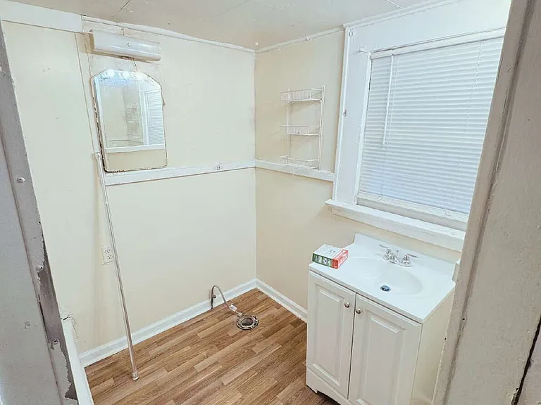 738 Liberty St #738 — Photo 9