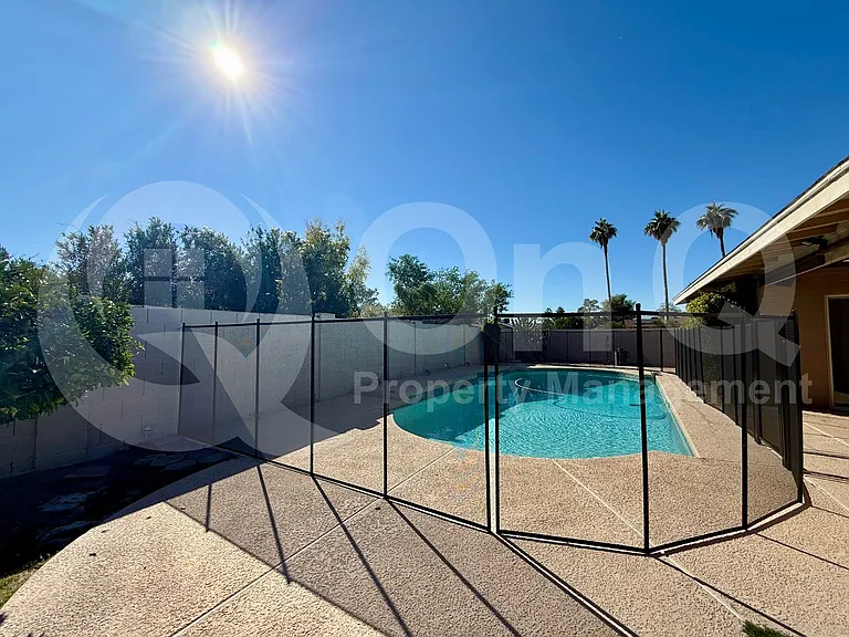 967 W La Jolla Dr — Photo 33