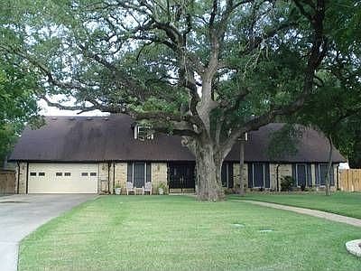 1st image of 3109 Oakridge Dr