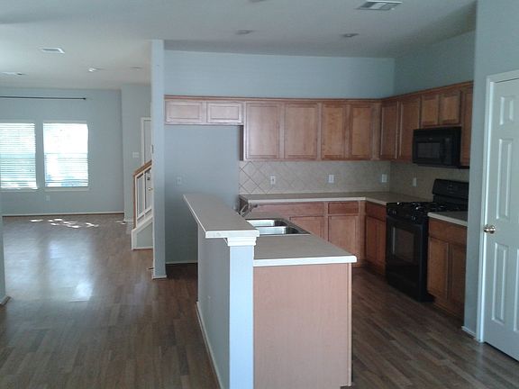 3rd image of 1112 Peyton Pl