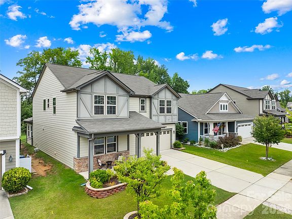 2nd image of 14107 Magnolia Walk Dr