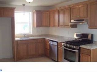 2106 Berwyn St, Philadelphia, PA