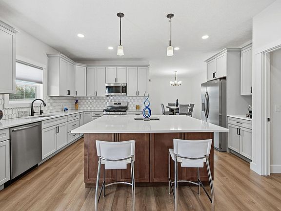 4th image of 307 N Filmore Ave