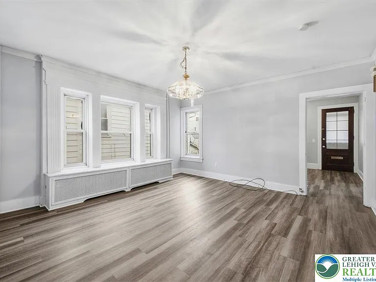 1229 Main St — Photo 12