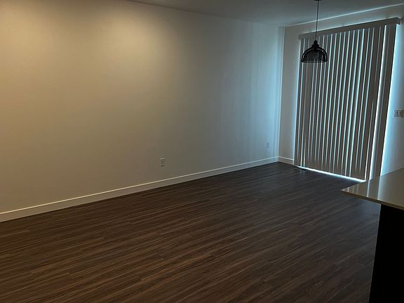 4th image of 634 S Red Berry Dr
