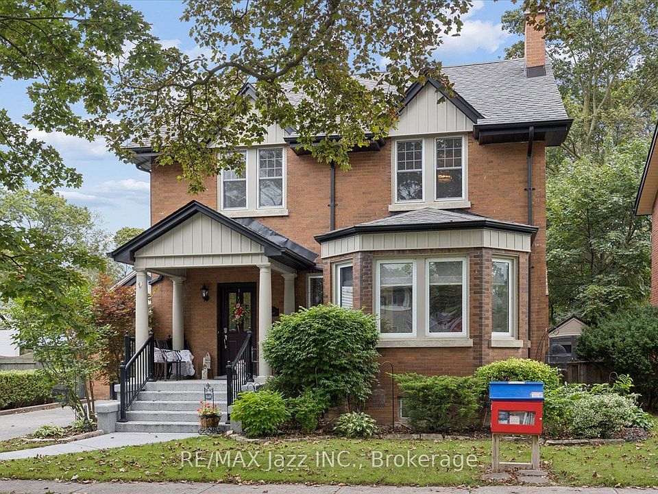 1st image of 425 Masson St