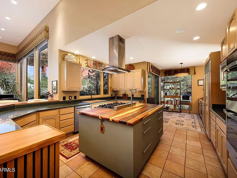 100 Penelope Way — Photo 14
