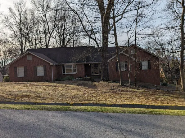 4163 Toddsbury Dr, Vinton, VA 24179