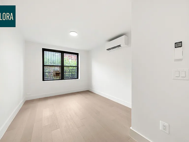 305 E 11th St #5D — Photo 3