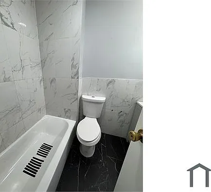 113 Webster Ave #3R — Photo 8