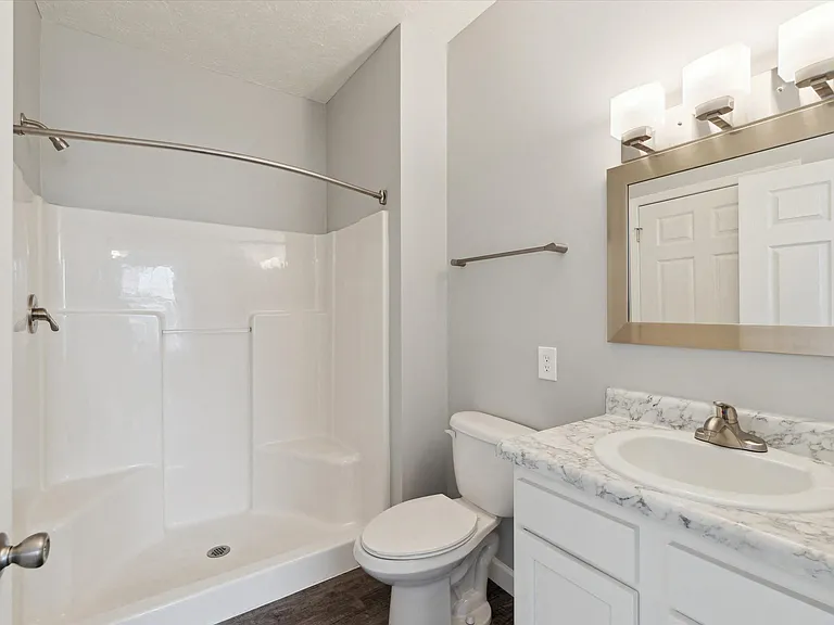 Richmond (Renovated) - 2 Bed / 2 Bath - 1,058 Sq.Ft.