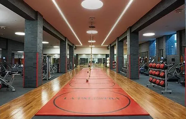 Rented by Keller Williams NYC | media 19