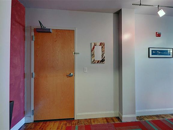 5th image of 3 Ship St Unit 202