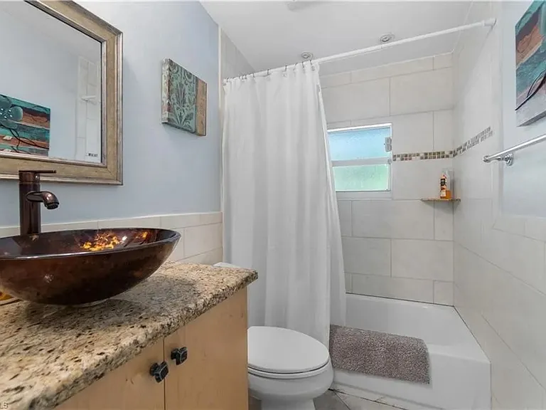 1320 Embassy Ln — Photo 11