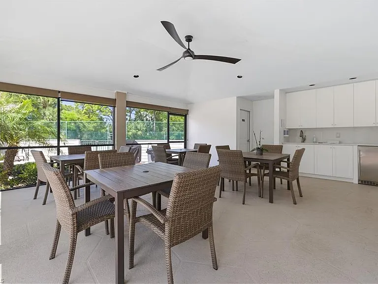 27038 Oakwood Lake Dr — Photo 31