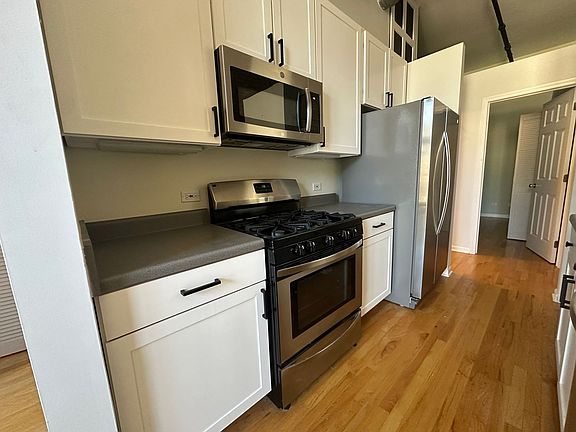 3rd image of 1907 N Milwaukee Ave APT 310