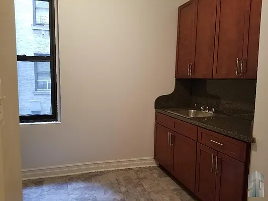 Rented by Skyline Group Real Estate | media 25