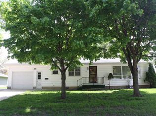 513 6th Ave SE, Oelwein, IA 50662