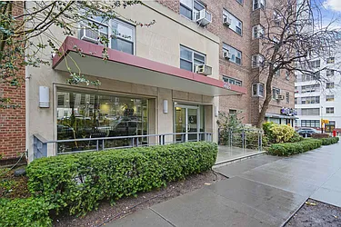 Sold by Avenue Sotheby's International Realty