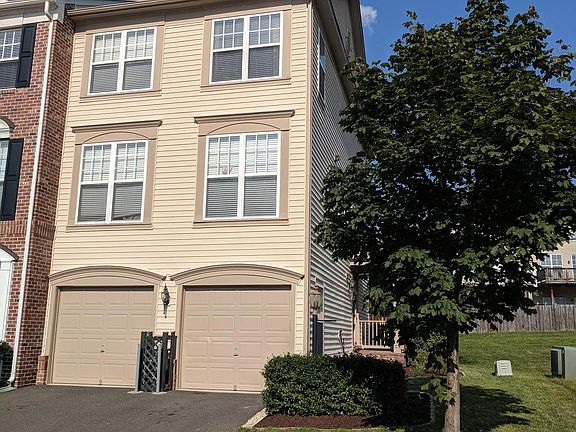 2nd image of 9287 Alvyn Lake Cir