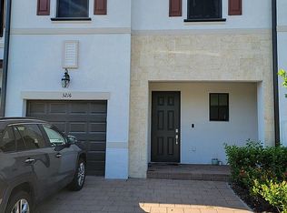 3216 W 100th Ter, Hialeah, FL 33018