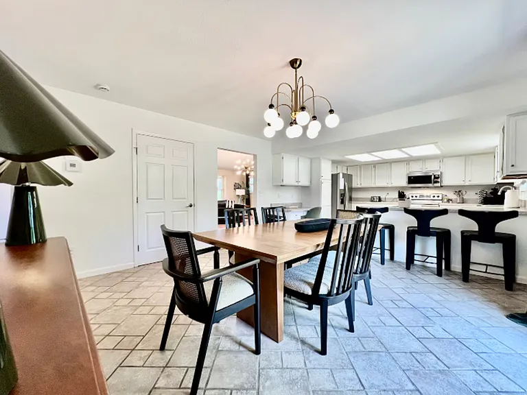 6556 Yankee Rd — Photo 7