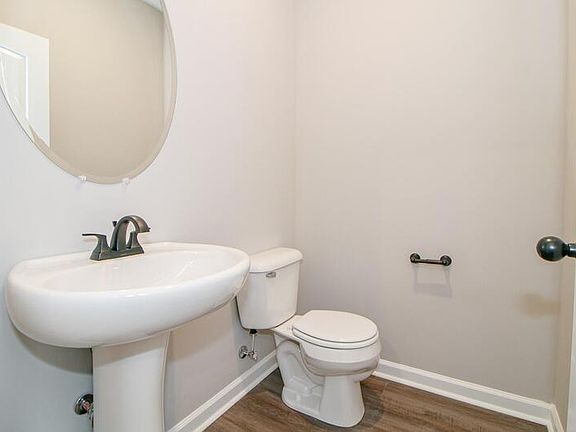 5th image of 1115-F5 Hillwood Dr