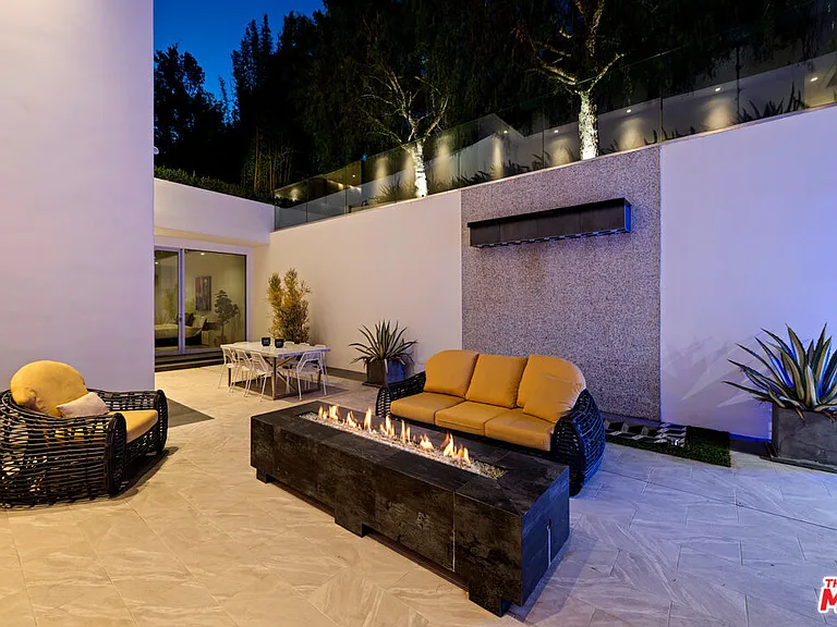 7080 W Mulholland Dr — Photo 15