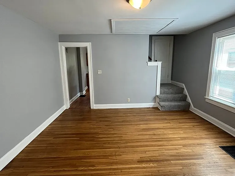 452-454 S Huron Ave — Photo 4