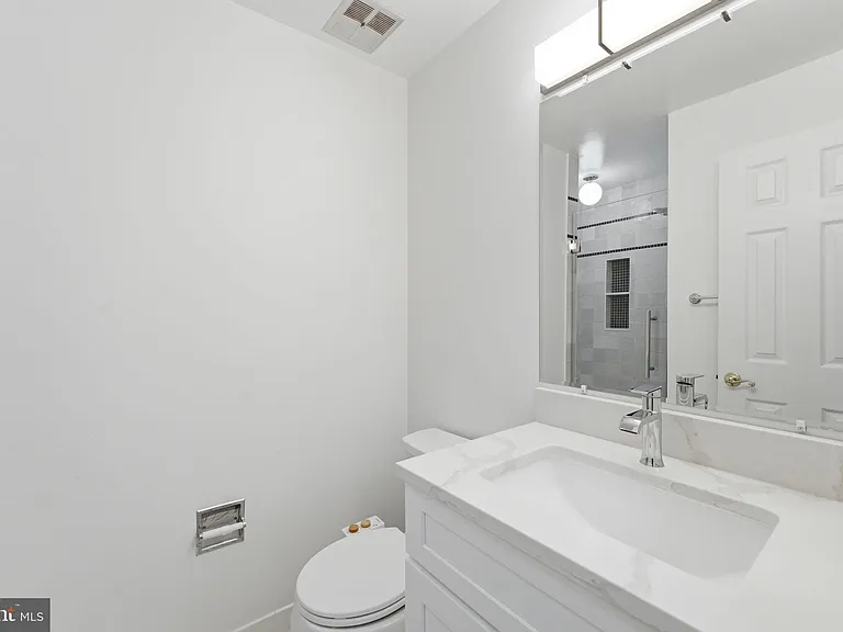 5705 Brewer House Cir #T2 — Photo 19
