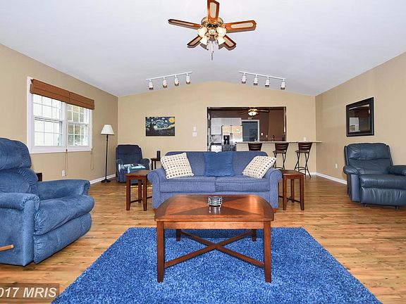 5th image of 223 Bright Oaks Dr