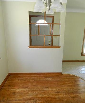 5th image of 5263 Melody Ln