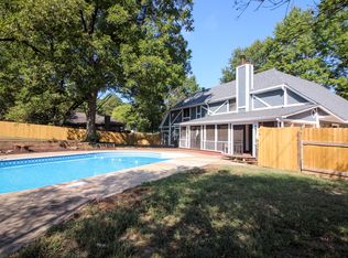 3101 Honeysuckle Ln, Russellville, AR 72801